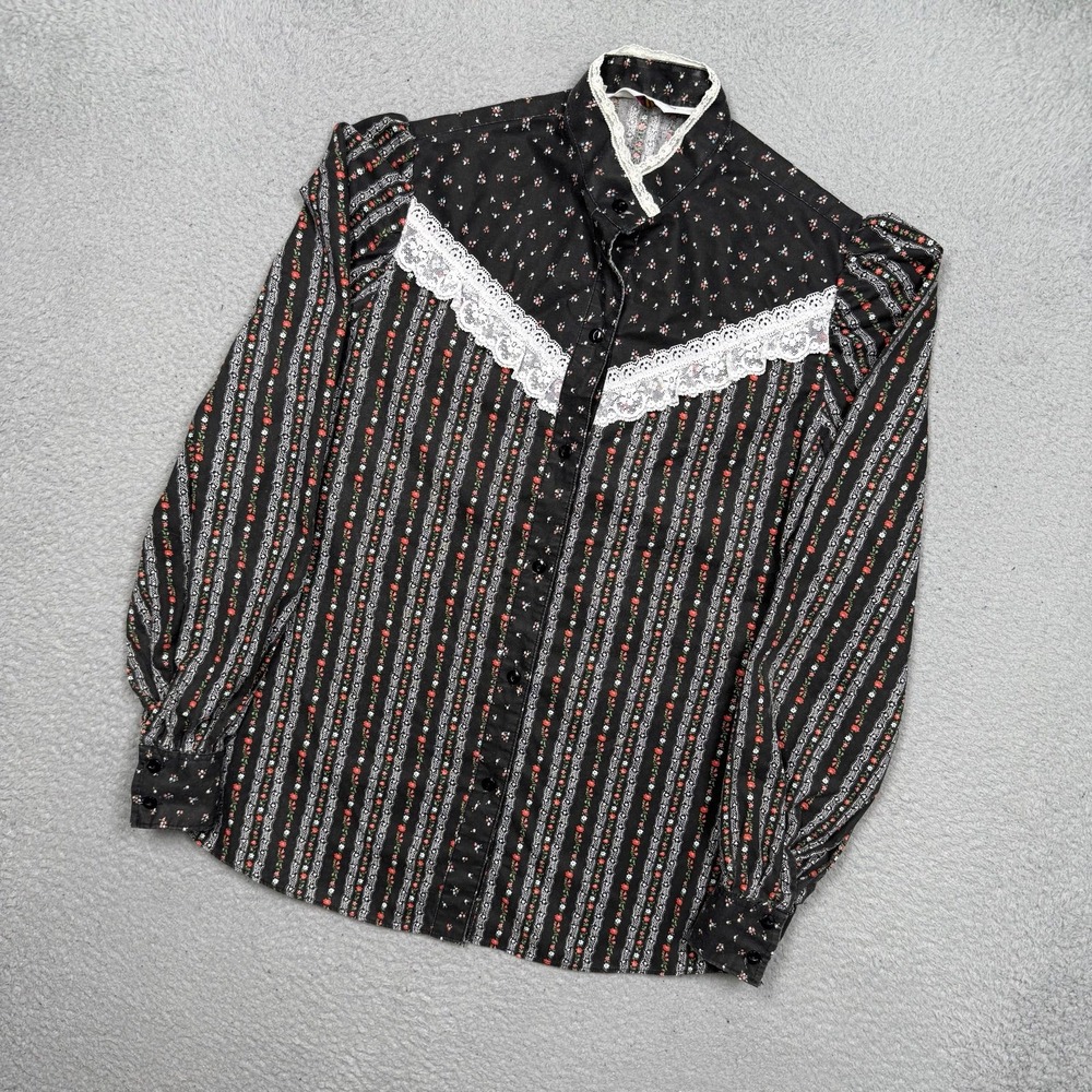 Vintage 70s Millie Floral Lace Trimmed Button Down Blouse